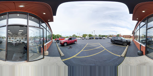 Car Dealer «Auto Villa», reviews and photos, 302 S Lake St, Grayslake, IL 60030, USA