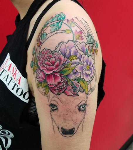 Explore sunflower thigh tattoo ideas, creative tattoo ideas in Anchorage, available at SDITATTOO, LLC