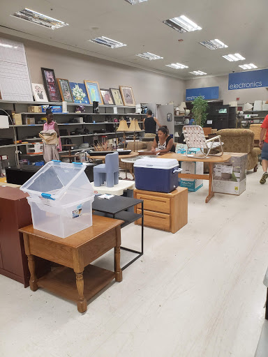 Thrift Store «Goodwill Aurora - Belleview», reviews and photos, 14400 E Belleview Ave, Aurora, CO 80015, USA