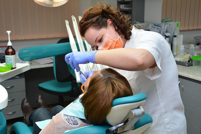 Comentarii opinii despre Dr. Garadnai Nóra fogorvos