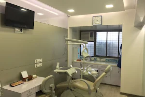Dr. Pallavi Jakhia | Infinite Smiles Multi-Speciality Dental Clinic image