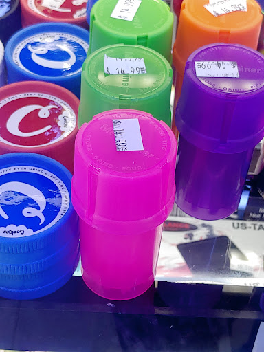 Tobacco Shop «City Rock Smoke Shop», reviews and photos, 3078 El Camino Real, Santa Clara, CA 95051, USA