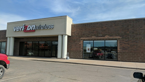 Cell Phone Store «Verizon», reviews and photos, 3755 Oakwood Mall Dr, Eau Claire, WI 54701, USA