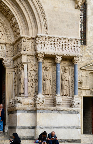 attractions Cathédrale Saint-Trophime Arles