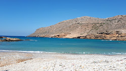 Foto von Black Kavos befindet sich in natürlicher umgebung