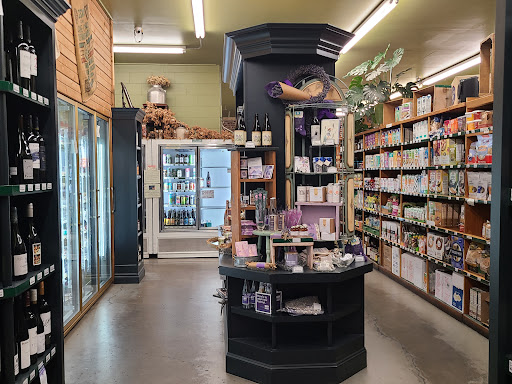 Grocery Store «Bear Foods Natural Market», reviews and photos, 125 E Woodin Ave, Chelan, WA 98816, USA