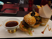 petit hamburger du Restaurant gastronomique L'Atelier de Joël Robuchon à Paris - n°5