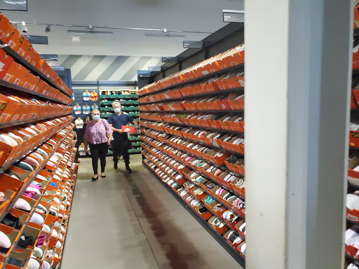 Clothing Store «Nike Clearance Store», reviews and photos, 2573 Old Vineland Rd, Kissimmee, FL 34746, USA