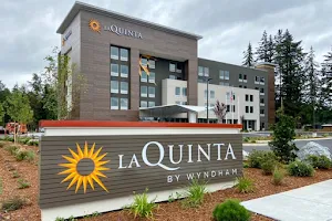 La Quinta Inn & Suites by Wyndham Marysville image