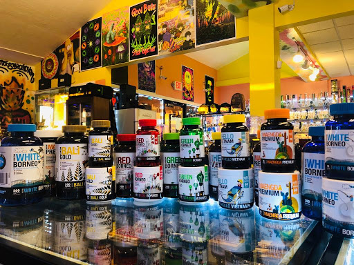 Tobacco Shop «Lotus Smoke Shop», reviews and photos, 4396 Tamiami Trail N, Naples, FL 34103, USA
