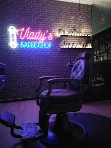 Vlady's barbershop Rúa Cruceiro, 21, bajo izqda, 36400 O Porriño, Pontevedra, España