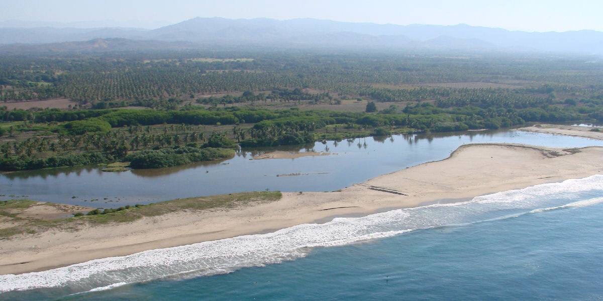 Fotografie cu Playa Minizo cu drept și lung