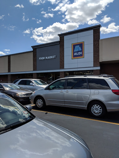 Supermarket «ALDI», reviews and photos, 1111 S Willow St, Manchester, NH 03103, USA
