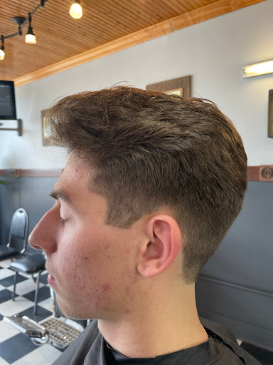 Barber Shop «Big 4 Barbershop», reviews and photos, 500 E Court Ave, Jeffersonville, IN 47130, USA