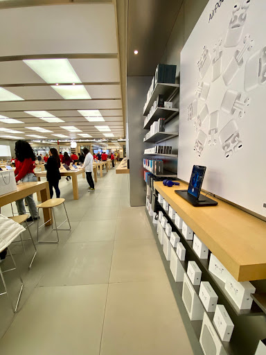 Computer Store «Apple Christiana Mall», reviews and photos, 125 Stanton Christiana Rd, Newark, DE 19702, USA