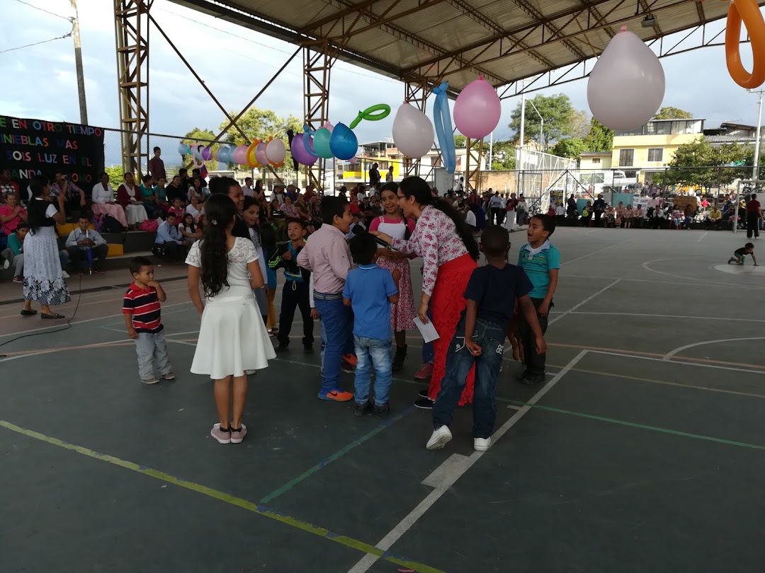 SALON COMUNAL BARRIO EL MIRADOR