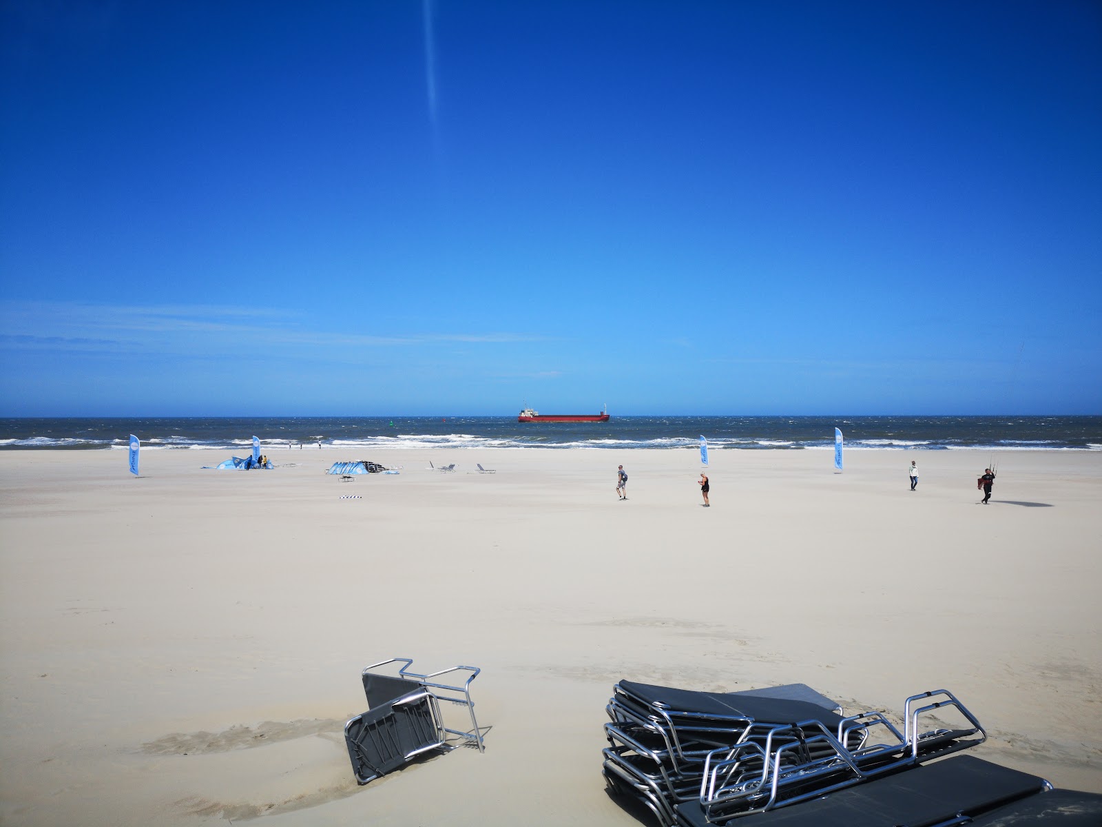Photo de Vlieland beach avec rivage droit, long