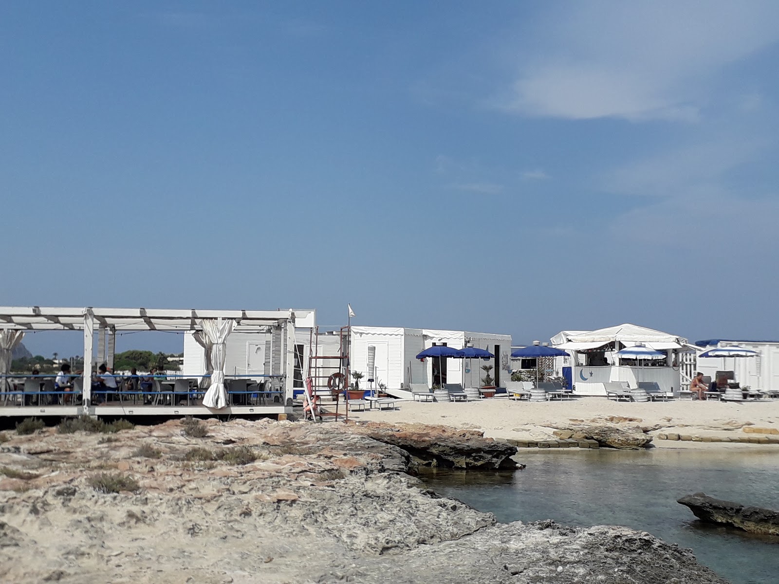 Foto di Calamoni beach e il suo bellissimo paesaggio