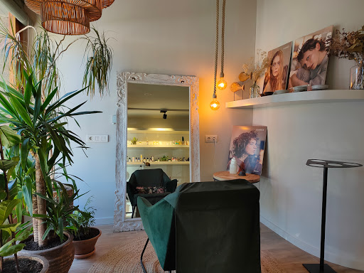 Perruqueria Martinell en laBisbal d'Empordà, Girona