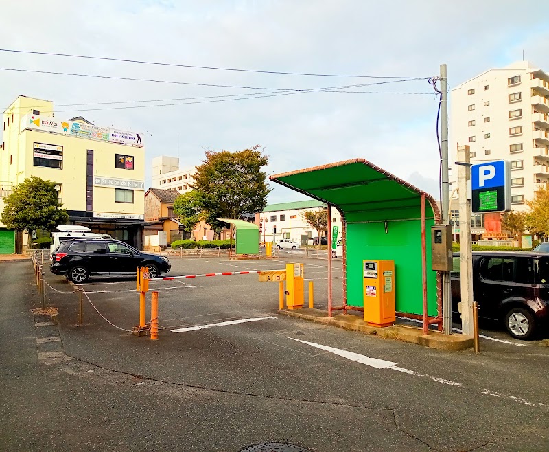 唐津駅北口自動車整理場