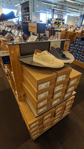 Shoe Store «DSW Designer Shoe Warehouse», reviews and photos, 11500 Burleigh St., Wauwatosa, WI 53222, USA