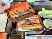 うな助