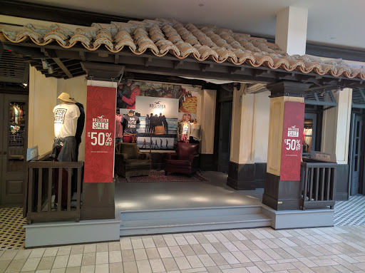 Clothing Store «Hollister Co», reviews and photos, 7880 Tysons Corner Center, McLean, VA 22102, USA