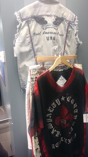 Used Clothing Store «Trending Threads LLC», reviews and photos, 711 E State St, Trenton, OH 45067, USA