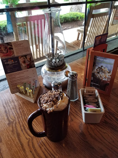 American Restaurant «Cracker Barrel Old Country Store», reviews and photos, 1162 Wayne Ave, Chambersburg, PA 17202, USA