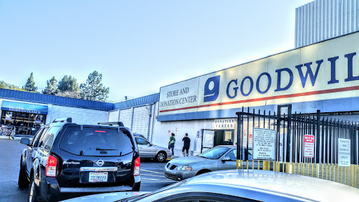 Thrift Store «Goodwill - Sherman Oaks», reviews and photos, 14760 Ventura Blvd, Sherman Oaks, CA 91403, USA