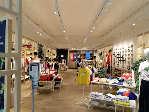 Magasin de vêtements Lacoste Roissy-en-France