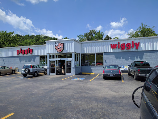 Grocery Store «Piggly Wiggly», reviews and photos, 1536 Donelson Pkwy, Dover, TN 37058, USA