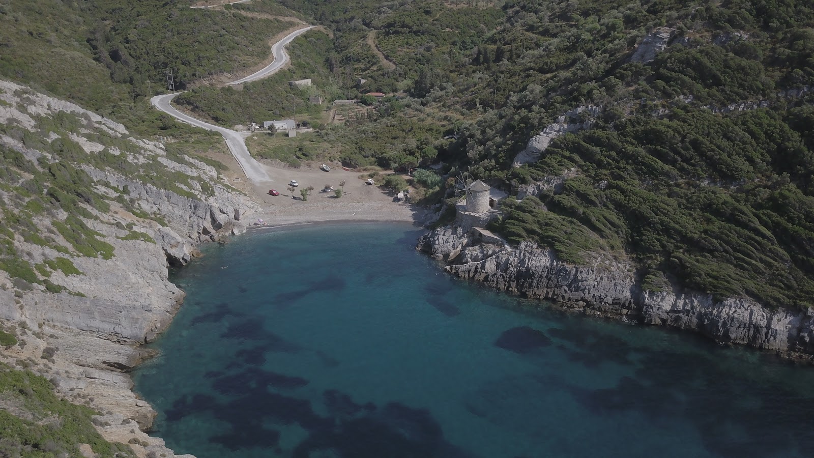 Photo de Yialia beach situé dans une zone naturelle