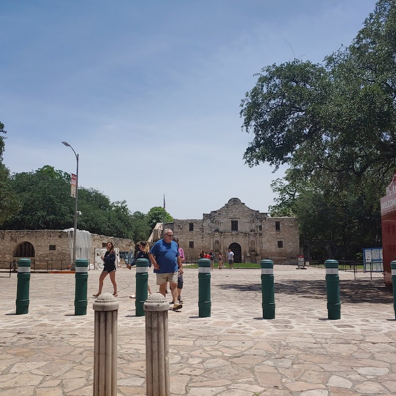 Alamo Cenotaph Monument