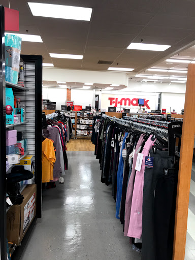 Department Store «T.J. Maxx», reviews and photos, 7250 W Dempster St, Morton Grove, IL 60053, USA