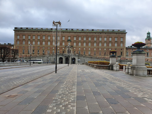 Upplands runinskrifter 53, Kåkbrinken 1, 111 27 Stockholm