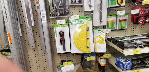 Hardware Store «Harbor Freight Tools», reviews and photos, 1460 Main St, Hamilton, OH 45013, USA