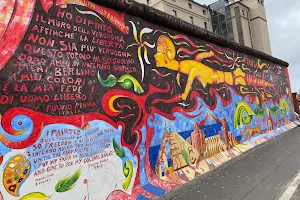 Teil der Berliner Mauer image