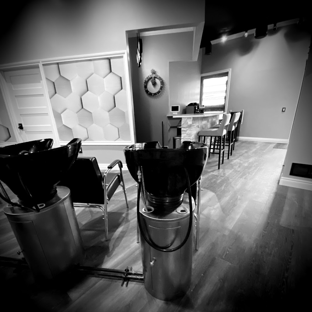 Daisy Salon Studios 48045