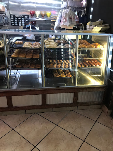 Donut Shop «Yum Yum Donuts», reviews and photos, 8139 W Manchester Ave, Playa Del Rey, CA 90293, USA
