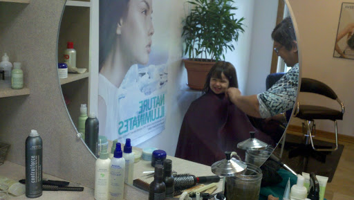 Hair Salon «Minoos Beauty Salon - An Aveda Salon», reviews and photos, 410 E Palatine Rd, Palatine, IL 60074, USA