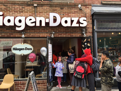 Häagen-Dazs Ice Cream Shop