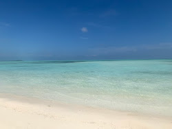 Foto von Rhaa Resort Strand und die siedlung
