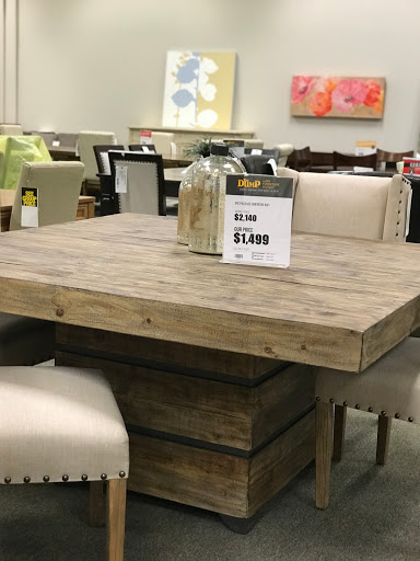 Furniture Store «The Dump Furniture Outlet», reviews and photos, 801 N Military Hwy, Norfolk, VA 23502, USA