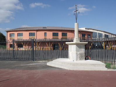 Collège et Lycée Saint-Pierre 146 Rue des Montagnes du Soir, 42210 Montrond-les-Bains, France