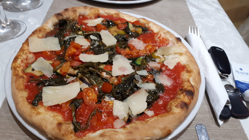 Pulcinella Pizzeria in SantIlario dEnza, Provincia di Reggio Emilia