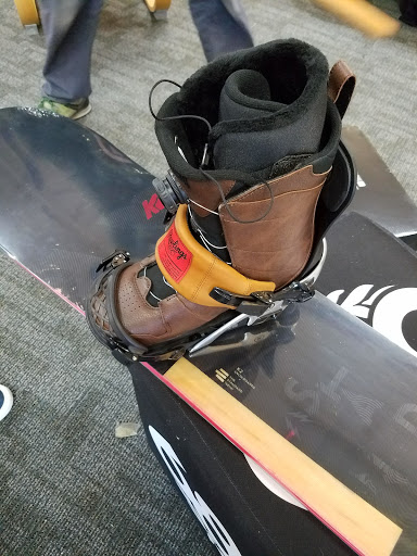 Snowboard rental service Arlington