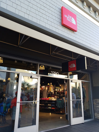 Clothing Store «The North Face Outlet», reviews and photos, 3790 Livermore Outlets Dr, Livermore, CA 94551, USA