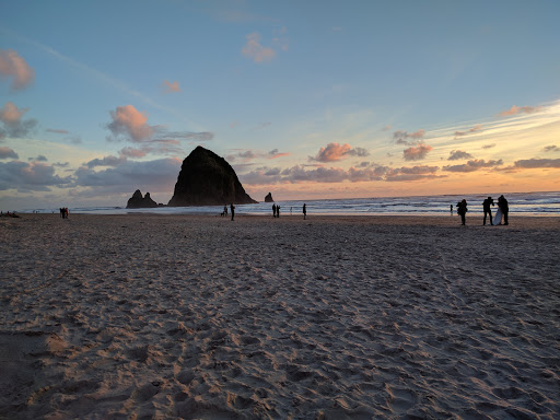 Grocery Store «Theresa Family Market», reviews and photos, 1170 S Hemlock St, Cannon Beach, OR 97110, USA