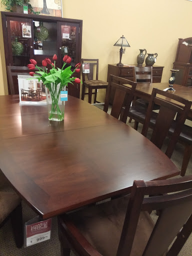 Furniture Store «Raymour & Flanigan Furniture and Mattress Store», reviews and photos, 3430 Erie Blvd E, Syracuse, NY 13214, USA